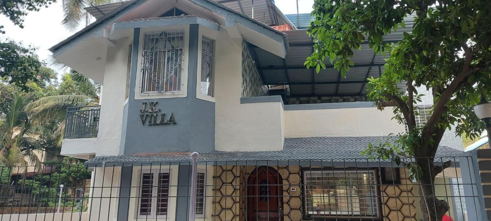 J K Villa Arnalapada Luaran gambar